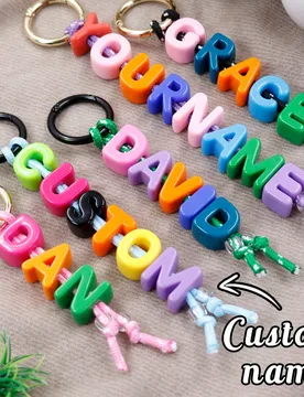 Llavero de letras con cuentas personalizado, colgante de bolso personalizado, llavero de acrílico personalizado, llavero de inicial personalizable, r - Shein - FashionsVida