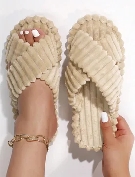 Zapatillas de casa de mujer de moda de otoño/invierno con diseño cruzado y esponjoso de peluche, cómodas y cálidas, adecuadas para pisos interiore - Shein - FashionsVida