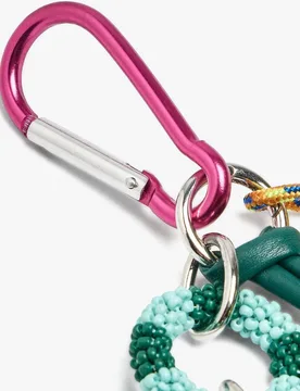 Llavero con charm de flor y letra a - Parfois - FashionsVida
