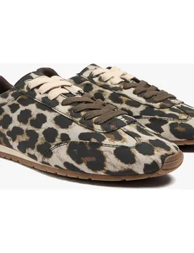 Zapatillas deportivas de mujer con cierre de cordones y estampado animal print - Parfois - FashionsVida