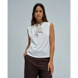 Camiseta con pañuelo de mujer