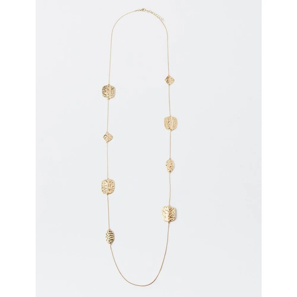 Collar largo con abalorios en - Parfois - FashionsVida