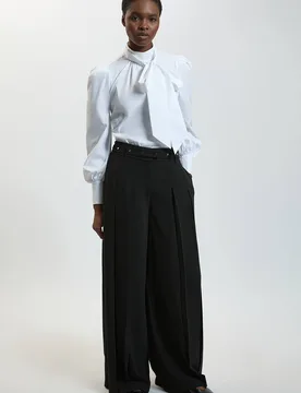 Women's Tailored Crepe Pleated Trousers in Black Size: 14 - Black - Size: 14 - Karen millen - FashionsVida