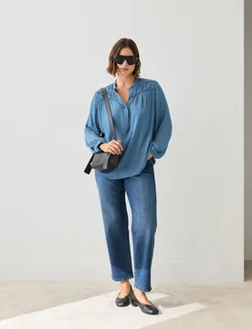 Blusa satinada pliegues hombro de mujer - Couchel - FashionsVida