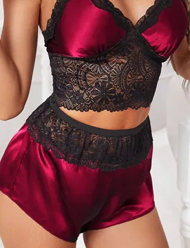 Conjunto de pijama/camiseta de satén con volantes de encaje en contraste - Shein - FashionsVida