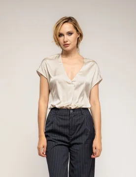 Top de mujer de raso con cuello pico - Tantra - FashionsVida