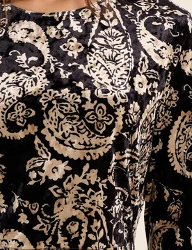 Vestido corto con estampado - Molly Bracken - FashionsVida