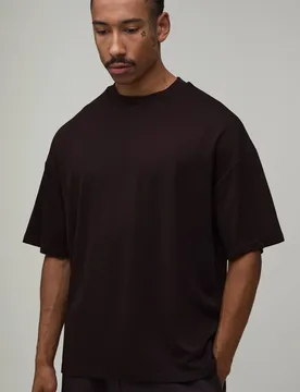 Herren Oversized Super Heavyweight T-Shirt Chocolate Größe Small - boohooMAN - FashionsVida