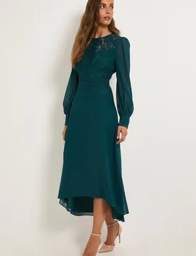 Women's Lace Insert Chiffon Midi Dress in Emerald Size: 22 - Emerald - Size: 22 - Wallis - FashionsVida