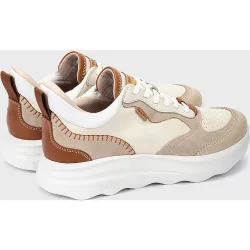 Zapatillas de mujer de piel con cordones y suela extraligera en color