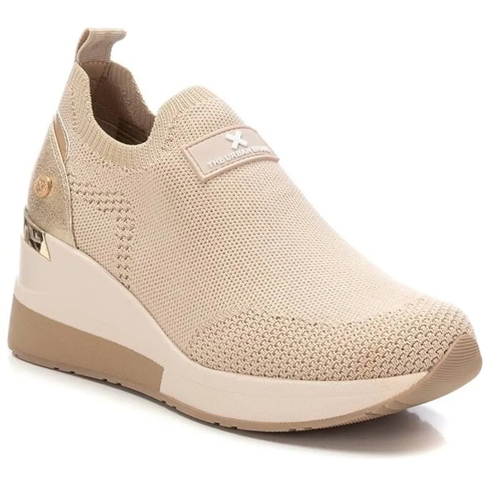 Zapatillas deportivas de mujer elásticas con cuña - XTI - FashionsVida