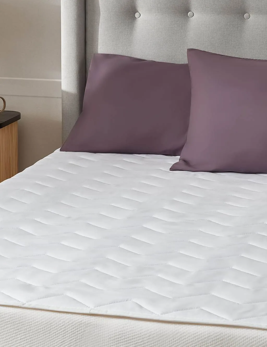Deep Sleep Mattress Protector White - Silentnight - FashionsVida