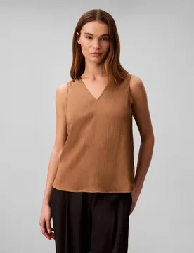 Top de mujer plisado con cuello v - Calvin Klein - FashionsVida