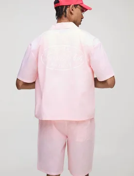 Herren Oversized Boxy Streifen Tennis Club Print Reverskragen Hemd und Shorts Set Pink Größe XL - boohooMAN - FashionsVida