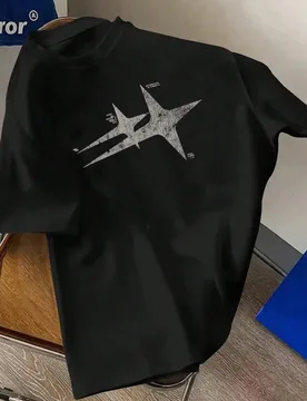 Camiseta de manga corta blanca con estampado de doble estrella vintage americana desgastada para adolescente, unisex, estilo high street versátil, ca - Shein - FashionsVida
