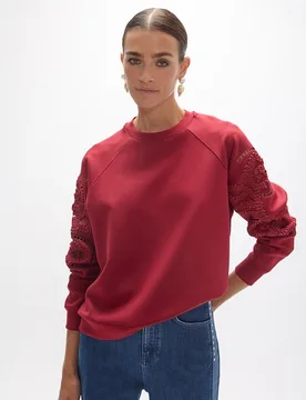 Sudadera de mujer manga raglan con bordado de flores - Lola Casademunt - FashionsVida