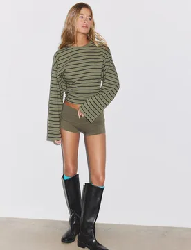 T-Shirt mit Kimonoärmeln Khaki L - Stradivarius - FashionsVida