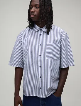Herren Übergroßes Kurzarmhemd Mit Streifenmuster Navy Größe Large - boohooMAN - FashionsVida
