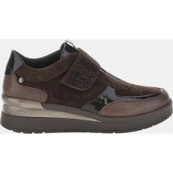 Zapato de mujer con tira adherente