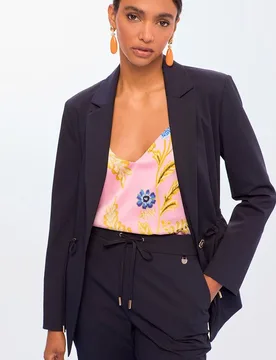 Blazer de mujer recta con cintura ajustable - Lola Casademunt - FashionsVida