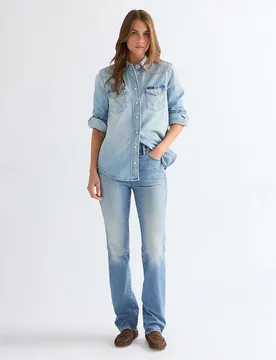 Vaqueros straight de mujer de corte recto y cintura regular - Wrangler - FashionsVida