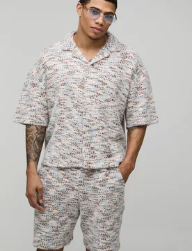 Herren Gebürstetes Bouclé Übergroßes Hemd & Entspannte Kurze Hose Set Größe Small - boohooMAN - FashionsVida