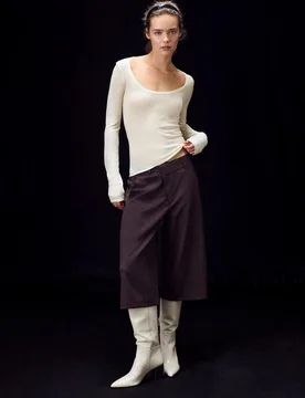 Basic-Pullover aus Wolle und Seide mit Rundausschnitt Vanille XS - Stradivarius - FashionsVida