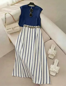 Conjunto de 2 piezas de mujer talla grande de verano, minimalista y elegante, con top sin mangas de satén + falda a rayas, adecuado para el trayecto - Shein - FashionsVida
