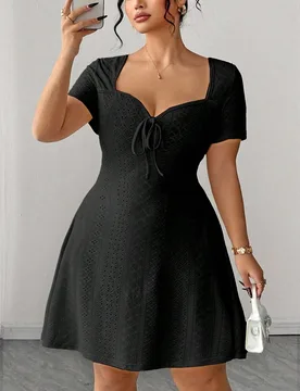 Vestido corto de manga corta con estampado jacquard de unicolor y ajustado para tallas grandes 3XL - Shein - FashionsVida