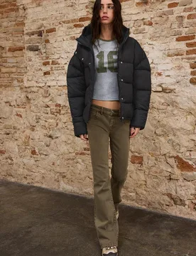 Gesteppte Kapuzenjacke Schwarz XS - Stradivarius - FashionsVida