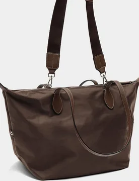 Shopper grande con cierre de cremallera en liso - Parfois - FashionsVida