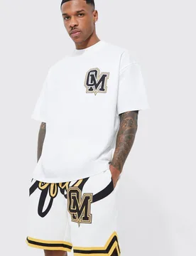 Herren Oversized Ofcl Basketball T-Shirt und Shorts Set White Größe Small - boohooMAN - FashionsVida