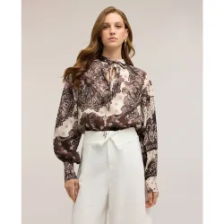 Blusa de mujer de popelín con estampado y mangas globo ajuste oversize cierre con cordones en la parte delantera