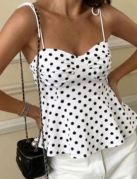 Camiseta de tirantes sin mangas con volantes y nudo delantero, corte ajustado, estilo Y2K casual para mujer, elegante top corto minimalista francés, - Shein - FashionsVida