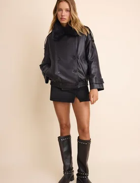 Gesteppte Jacke mit Kunstfellkragen Braun S - Stradivarius - FashionsVida