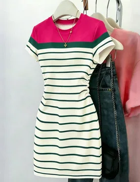 Vestido ajustado de manga corta con estampado de rayas y flores, cintura fruncida, adecuado para volver a la escuela, atuendo de campus, azul y blanco - Shein - FashionsVida