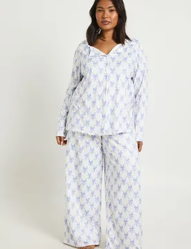 Womens Plus Bow Print Long Sleeve Shirt And Trousers Pyjama Set - Blue - Size 16 Uk - Boohoo - FashionsVida