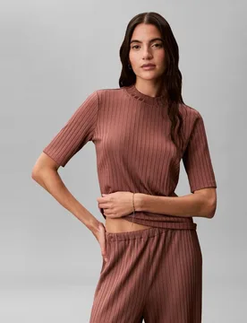 Top de mujer de canalé manga corta - Calvin Klein - FashionsVida