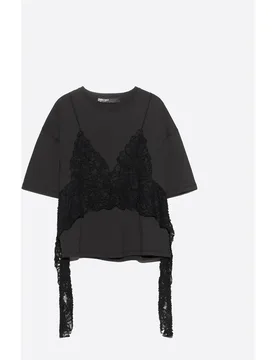 Camiseta de mujer top encaje superpuesto - Bimba y Lola - FashionsVida