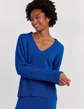 Wool Rich V-Neck Relaxed Jumper with Cashmere Cobalt female - Chinti & Parker - FashionsVida