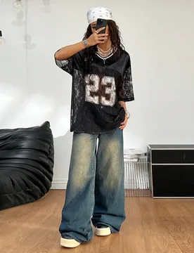 Camiseta de Jersey Negra Oversized con Gráficos de Encaje en Contraste y Patrón de Números, Estilo Casual de Calle para Festival de Verano, Playa, - Shein - FashionsVida