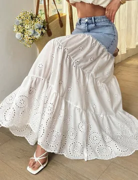 Falda vaquera larga con dobladillo de volantes bordados y bloques de color para tallas grandes 2XL - Shein - FashionsVida
