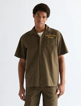Camisa de hombre de manga corta y corte relaxed - Wrangler - FashionsVida