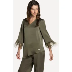 Blusa de mujer de doble satén con plumas