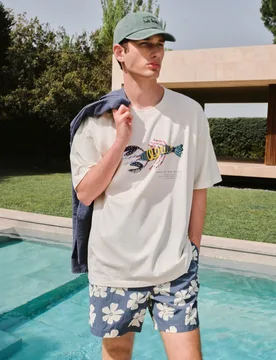 Camiseta manga corta con print posicional de hombre - Green Coast - FashionsVida
