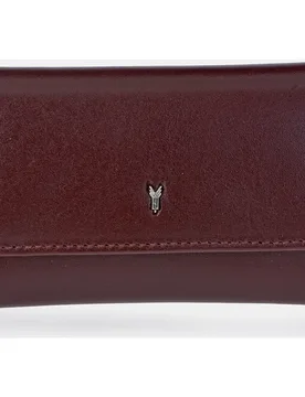 Llavero hombre con mosquetón en piel color brandy - Yanko - FashionsVida