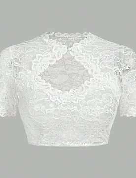 Blusa corta de mujer con encaje floral calado y manga corta, elegante blusa corta blanca transparente de verano, blusa de cena con cuello corazón y f - Shein - FashionsVida