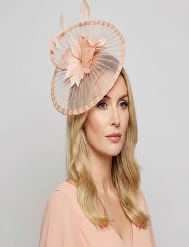 Women's Classic Disc Fascinator with Feather Flower Detail in Pink - Pink - Size: One Size - Vellin - FashionsVida