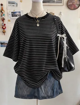 Camiseta de mujer de cuello redondo, hombros caídos y largo medio con estampado digital a rayas en blanco y negro, regalo casual para amigos XXS - Shein - FashionsVida