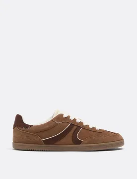 S011 Retro-Sneaker aus Leder BRAUN 38 - Stradivarius - FashionsVida